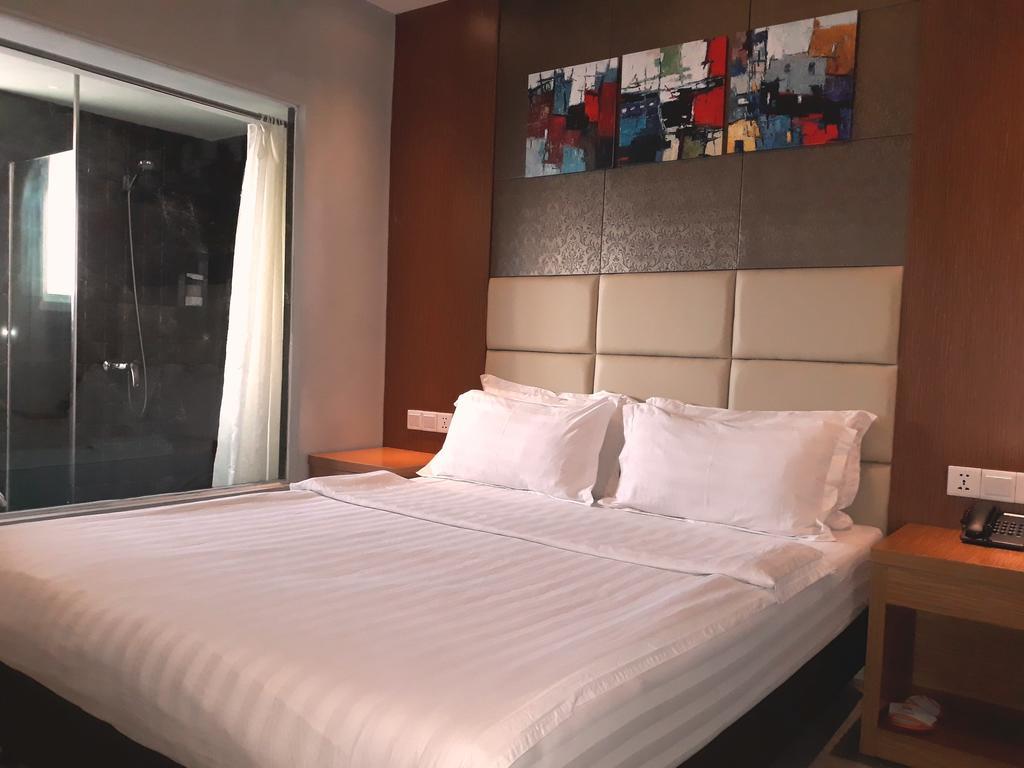 Mustika Gajah Mada Hotel จาการ์ตา ภายนอก รูปภาพ