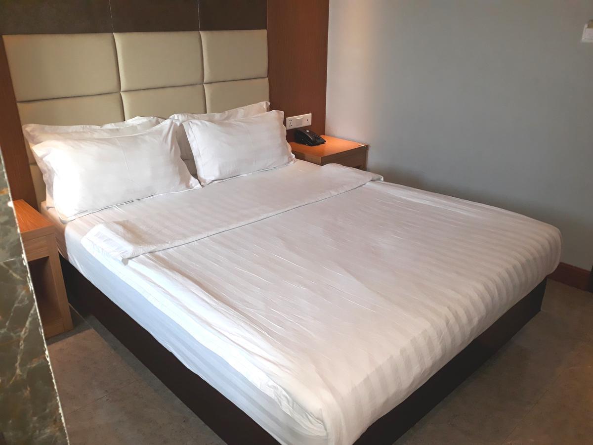 Mustika Gajah Mada Hotel จาการ์ตา ภายนอก รูปภาพ